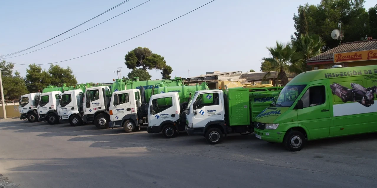Flota de camiones de FOSEPAL para desatascos y saneamiento en Mallorca