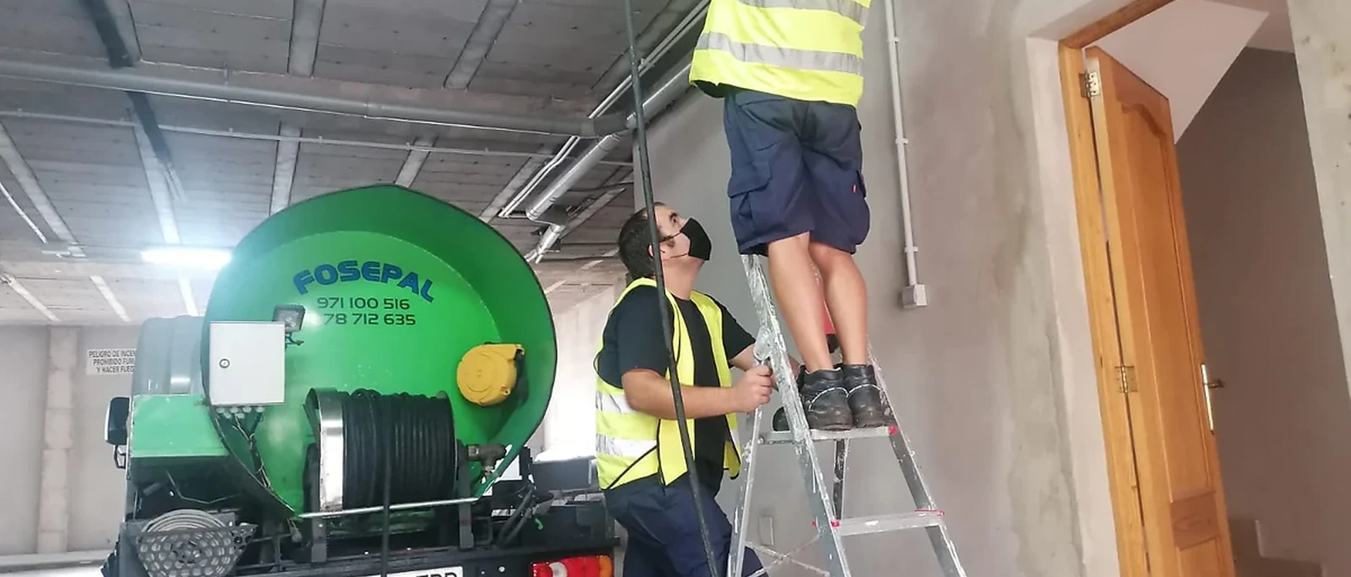 Equipo de FOSEPAL para desatascos de tuberías en Mallorca